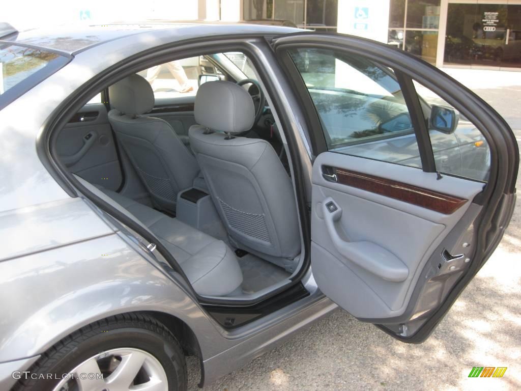 2006 3 Series 330i Sedan - Silver Grey Metallic / Grey photo #14