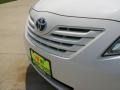 Super White - Camry LE Photo No. 11