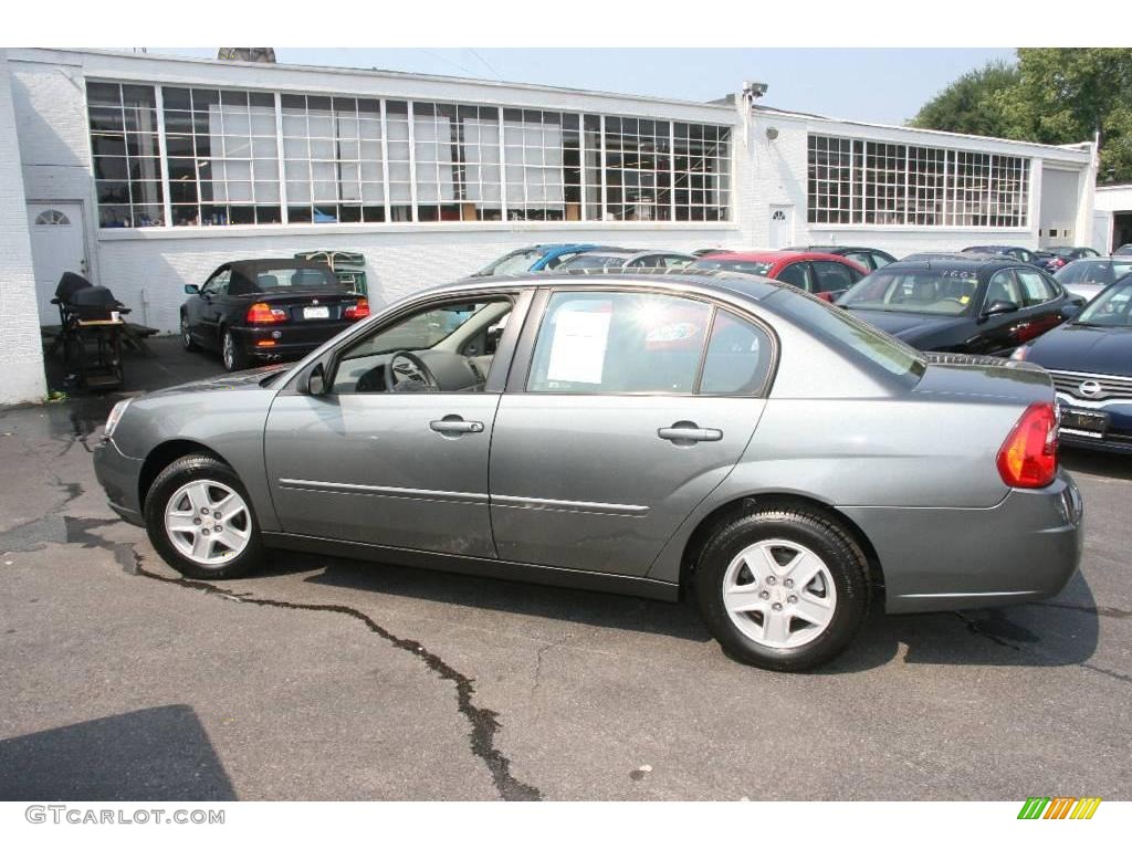 2004 Malibu LS V6 Sedan - Medium Gray Metallic / Gray photo #7