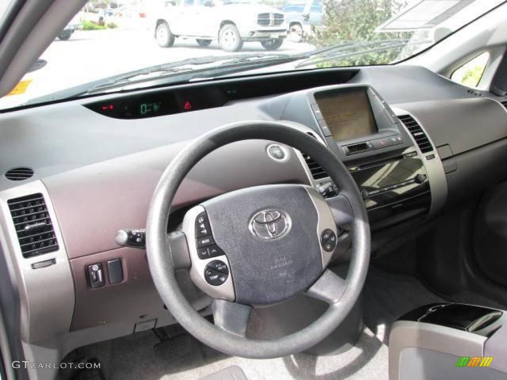 2004 Prius Hybrid - Super White / Burgundy/Gray photo #10