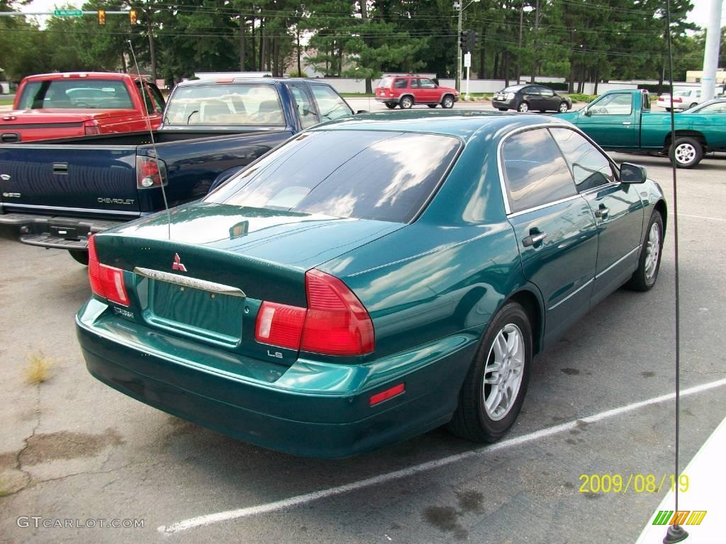 2001 Diamante LS - Martinique Green Pearl / Tan photo #4