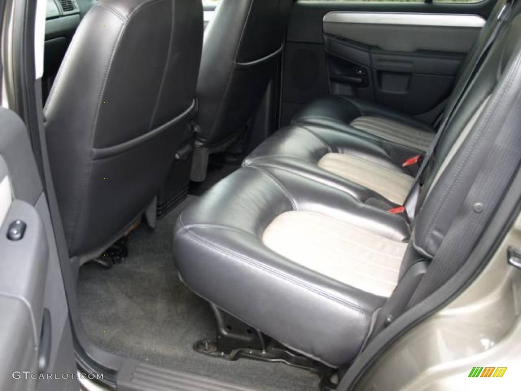 2004 Mountaineer V8 AWD - Mineral Gray Metallic / Midnight Grey photo #9