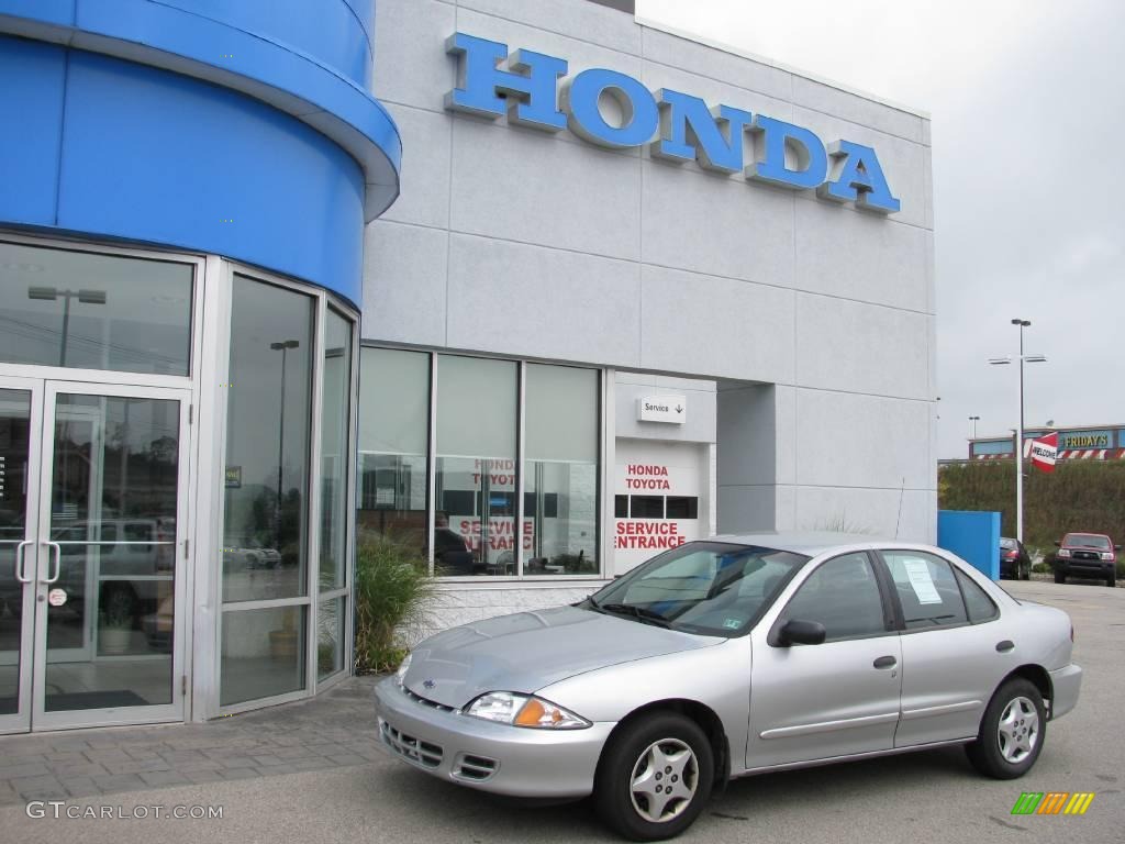 2002 Cavalier Sedan - Ultra Silver Metallic / Graphite photo #1