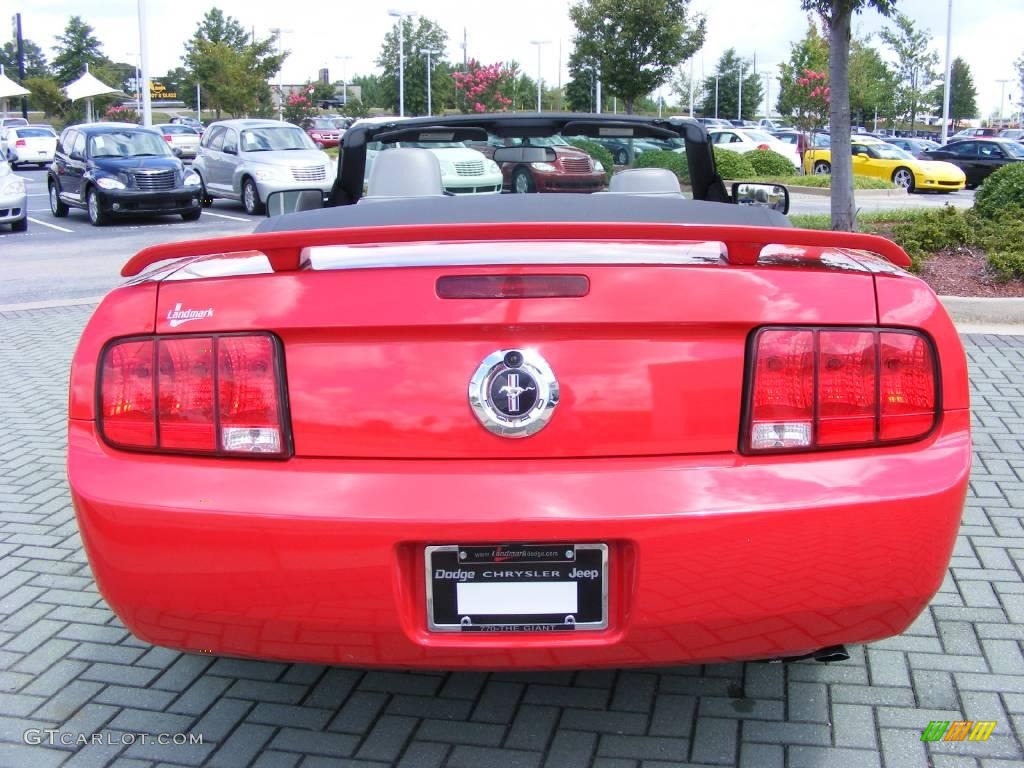 2005 Mustang V6 Premium Convertible - Torch Red / Light Graphite photo #4