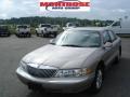 2001 Light Parchment Gold Metallic Lincoln Continental   photo #21