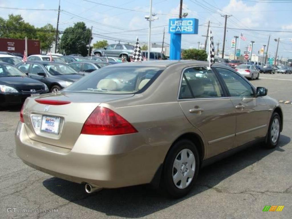 2006 Accord LX Sedan - Desert Mist Metallic / Ivory photo #4