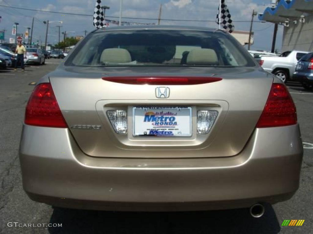 2006 Accord LX Sedan - Desert Mist Metallic / Ivory photo #5