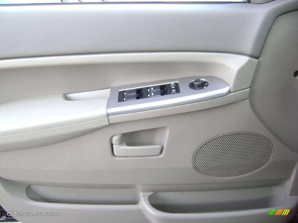 2008 Grand Cherokee Laredo - Black / Dark Slate Gray photo #13