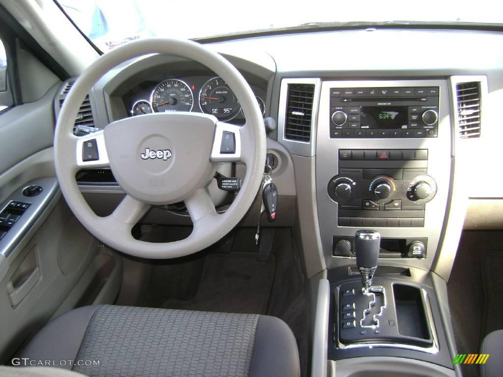 2008 Grand Cherokee Laredo - Black / Dark Slate Gray photo #15