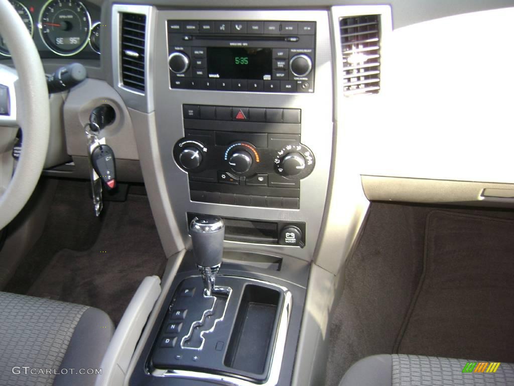 2008 Grand Cherokee Laredo - Black / Dark Slate Gray photo #16