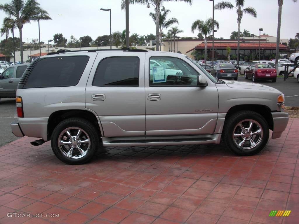 2004 Yukon Denali AWD - Silver Birch Metallic / Stone Gray photo #7