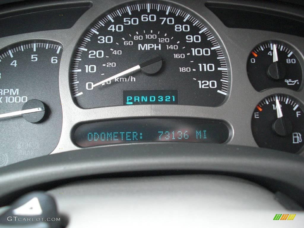 2004 Yukon Denali AWD - Silver Birch Metallic / Stone Gray photo #11