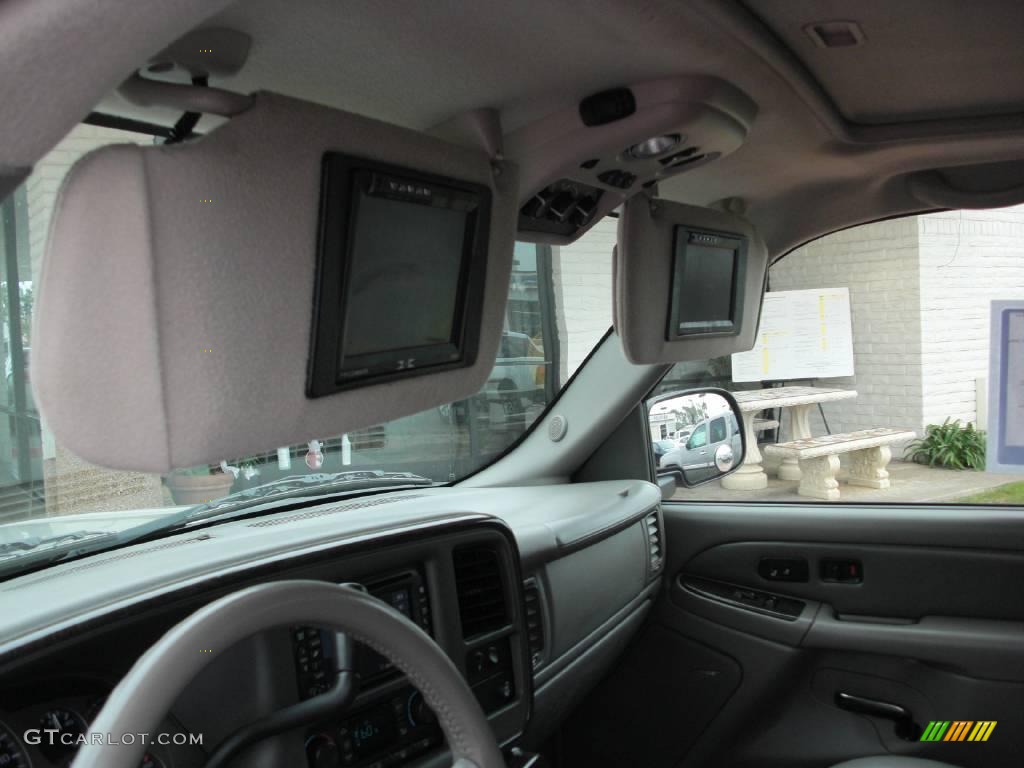 2004 Yukon Denali AWD - Silver Birch Metallic / Stone Gray photo #15