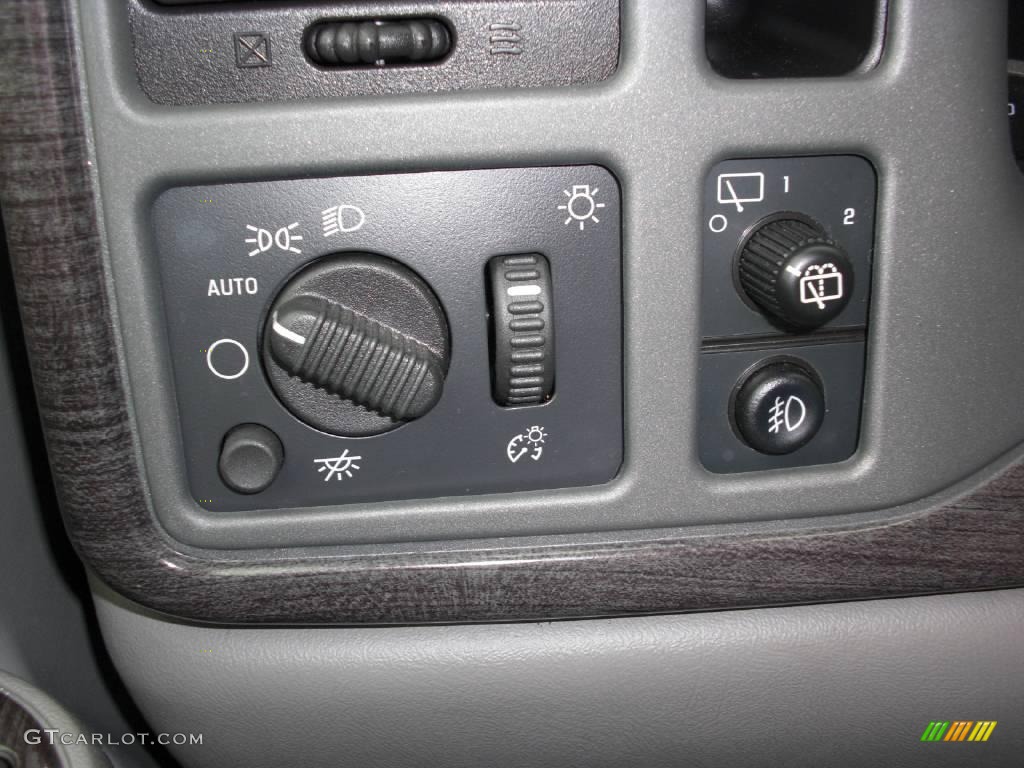 2004 Yukon Denali AWD - Silver Birch Metallic / Stone Gray photo #24