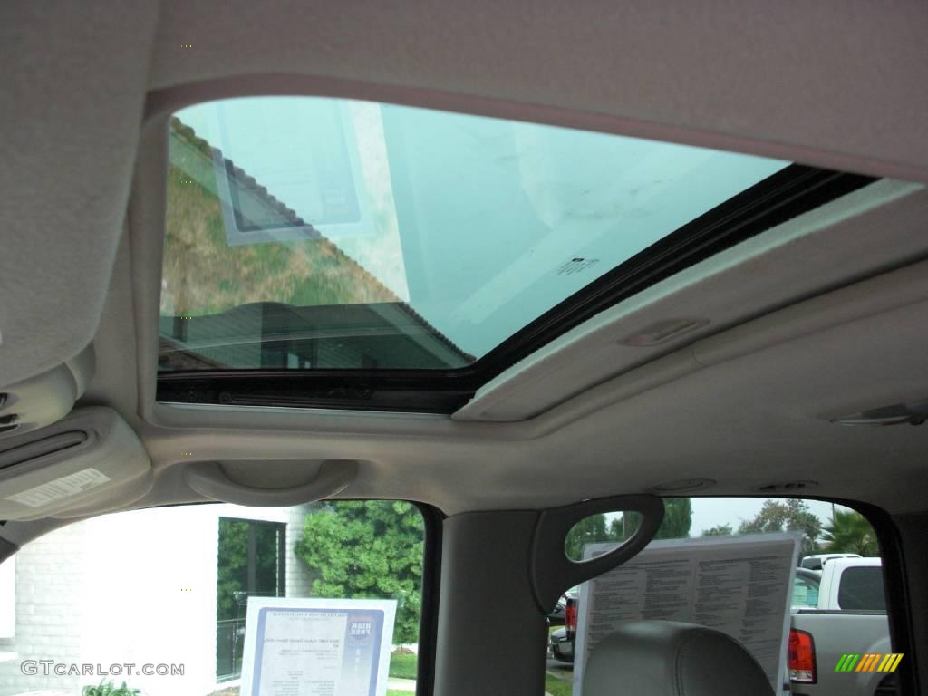 2004 Yukon Denali AWD - Silver Birch Metallic / Stone Gray photo #29