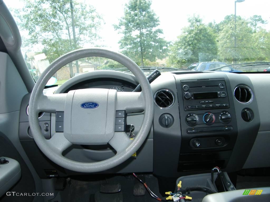 2006 F150 XLT SuperCrew 4x4 - Silver Metallic / Medium/Dark Flint photo #17