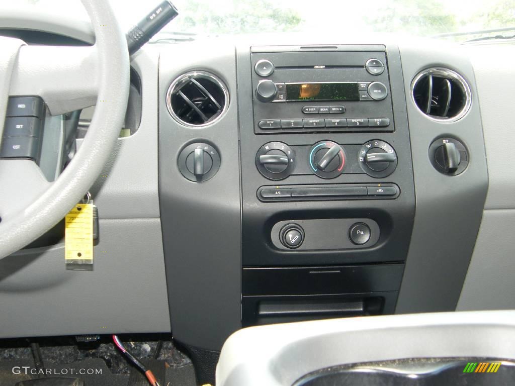 2006 F150 XLT SuperCrew 4x4 - Silver Metallic / Medium/Dark Flint photo #19