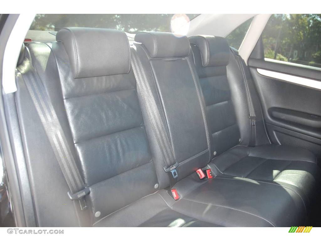 2007 A4 2.0T quattro Sedan - Brilliant Black / Ebony photo #22