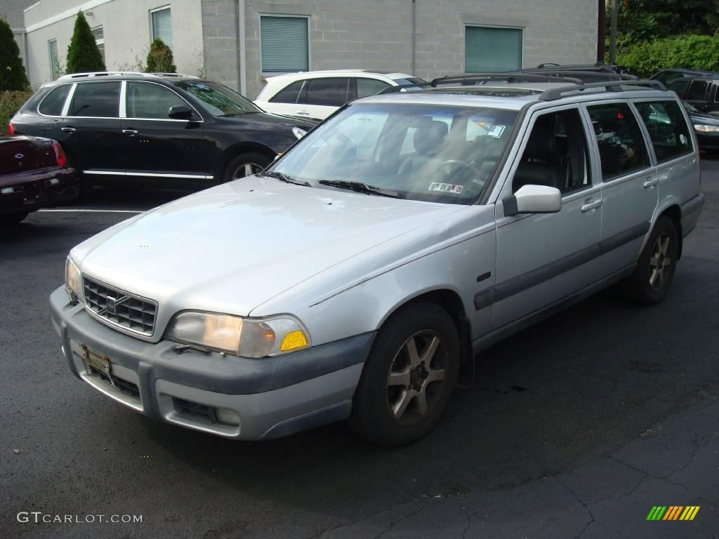 1998 V70 XC AWD - Silver Metallic / Gray photo #1