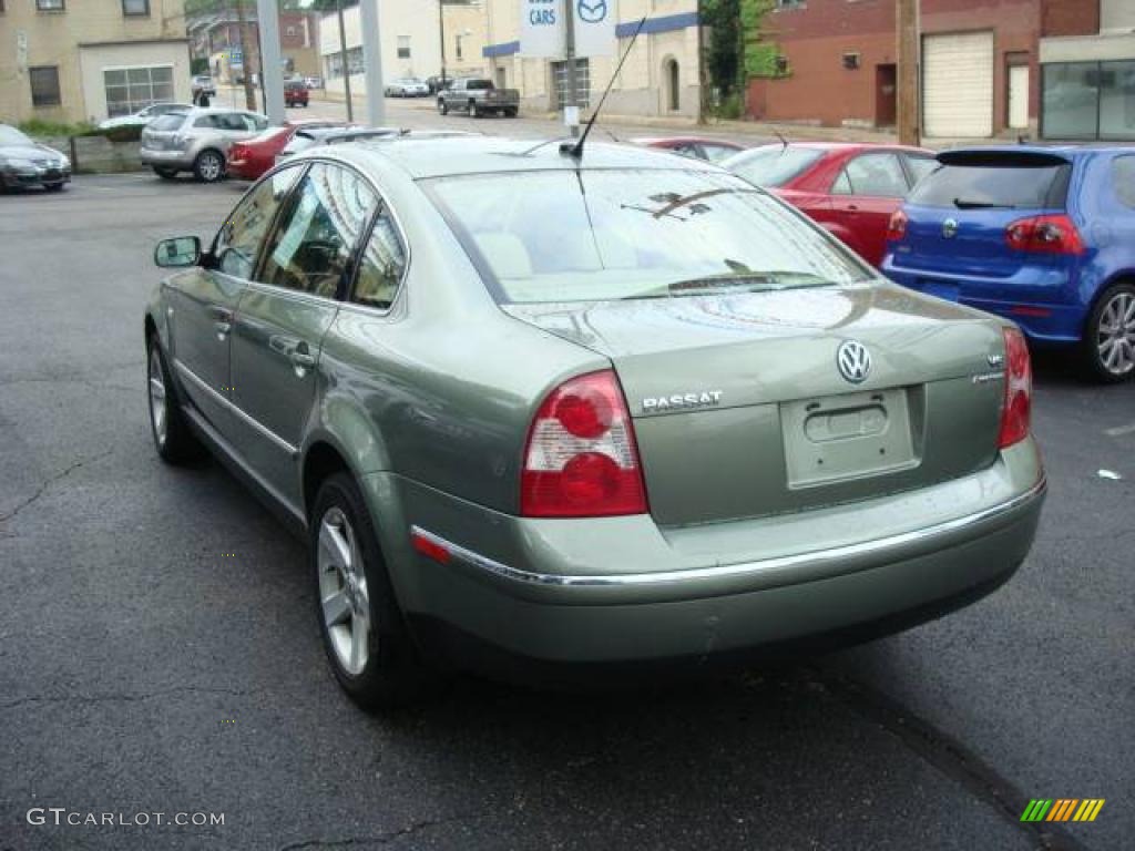 2004 Passat GLX 4Motion Sedan - Fresco Green Metallic / Beige photo #3