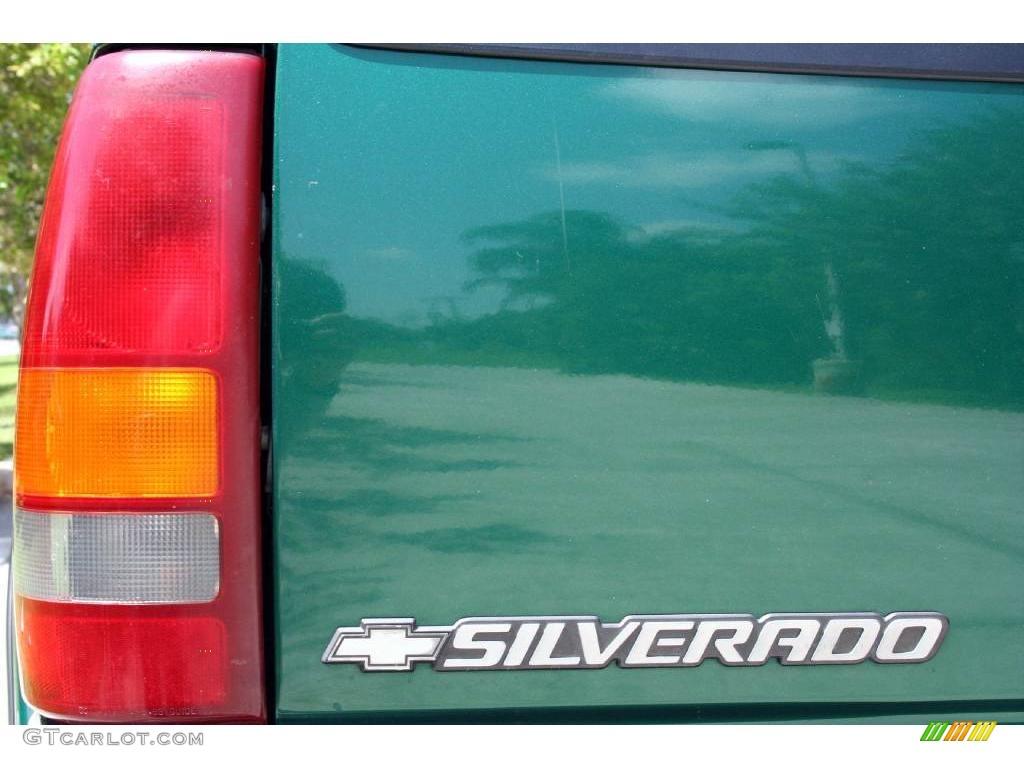 1999 Silverado 2500 LS Extended Cab 4x4 - Meadow Green Metallic / Medium Oak photo #21