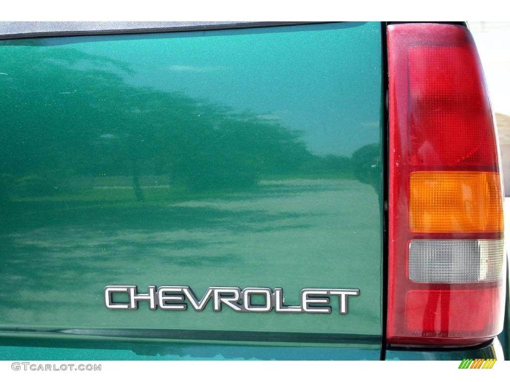 1999 Silverado 2500 LS Extended Cab 4x4 - Meadow Green Metallic / Medium Oak photo #22