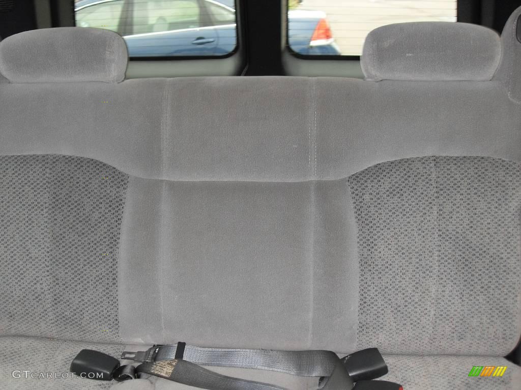 2001 Suburban 1500 LS - Light Pewter Metallic / Light Gray/Neutral photo #16