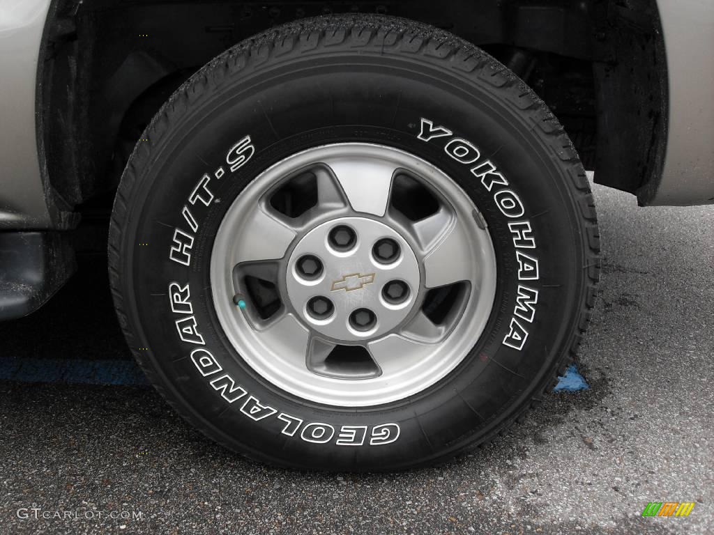 2001 Suburban 1500 LS - Light Pewter Metallic / Light Gray/Neutral photo #18