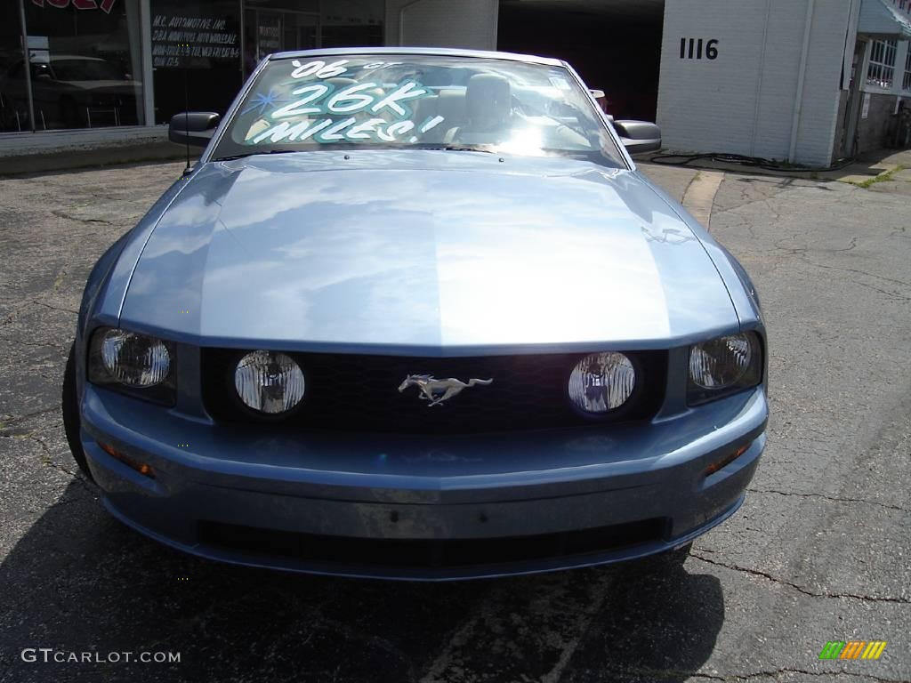 2006 Mustang GT Premium Convertible - Windveil Blue Metallic / Light Parchment photo #8