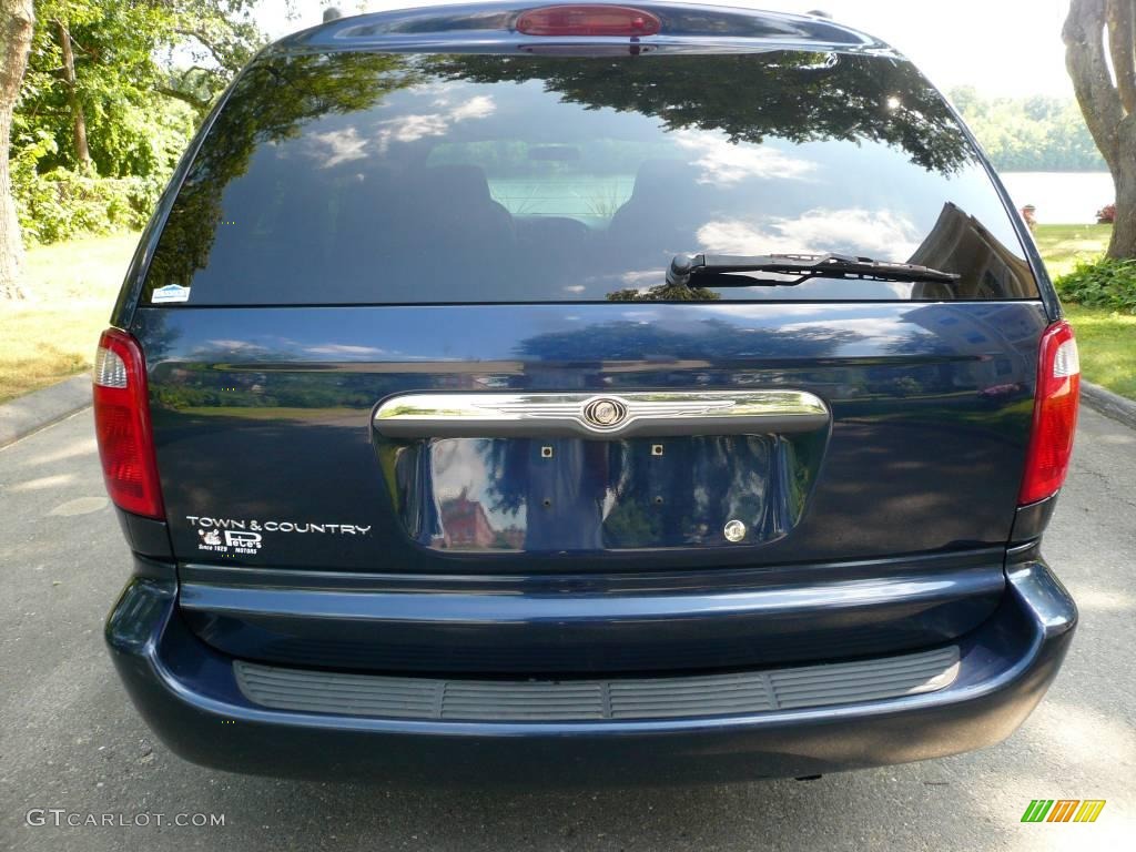 2003 Town & Country LX - Midnight Blue Pearl / Gray photo #4