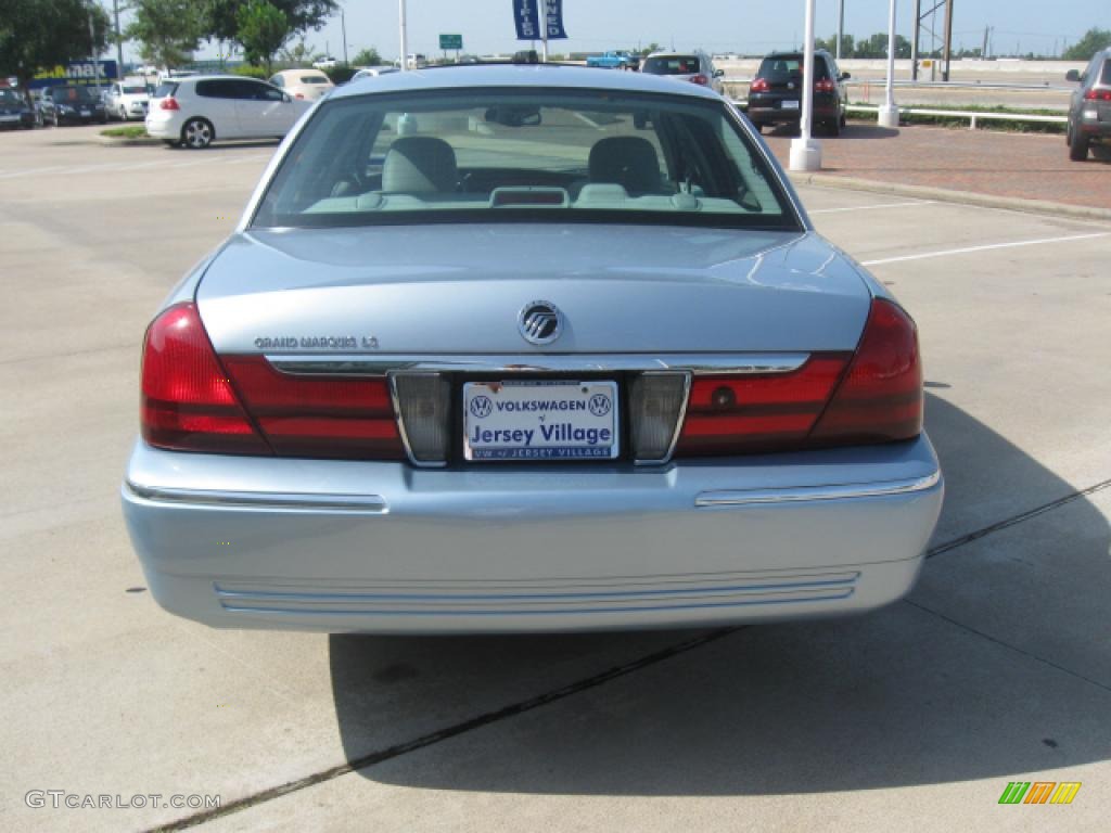2004 Grand Marquis LS - Light Ice Blue Metallic / Light Flint photo #9