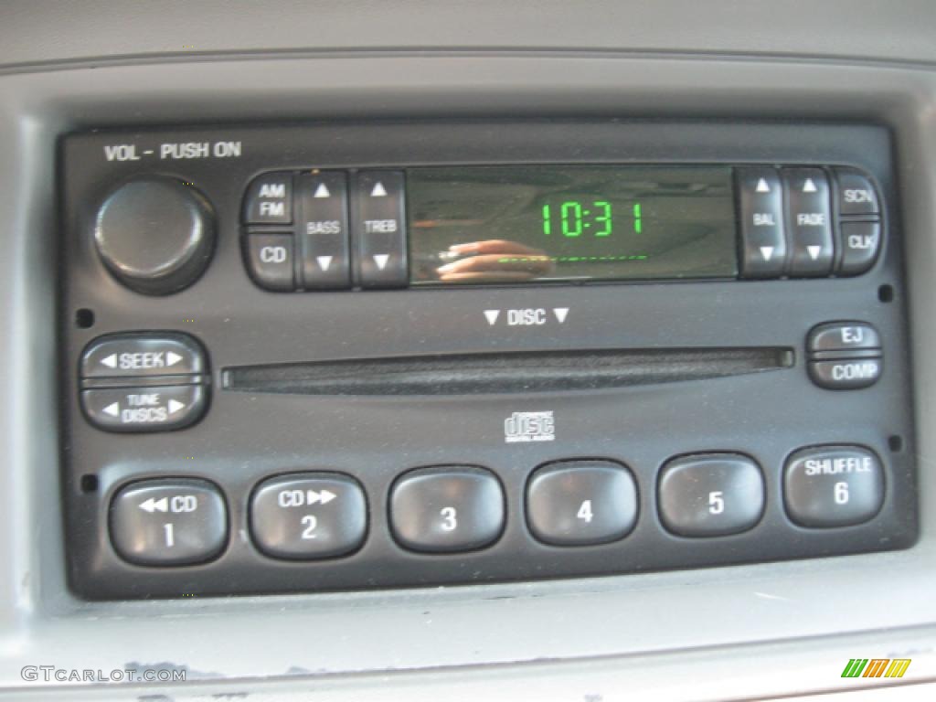 2004 Grand Marquis LS - Light Ice Blue Metallic / Light Flint photo #17