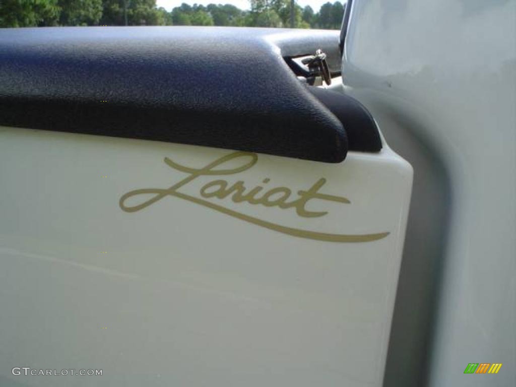 2005 F150 Lariat SuperCrew - Oxford White / Tan photo #17