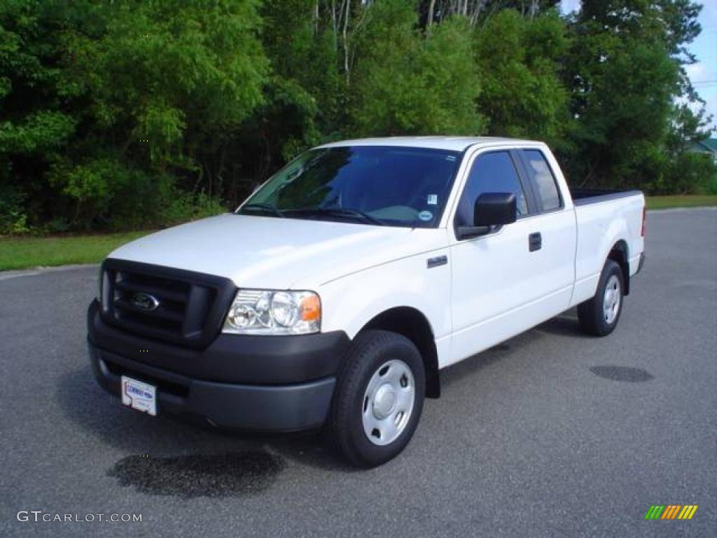 2007 F150 XL SuperCab - Oxford White / Medium Flint photo #1