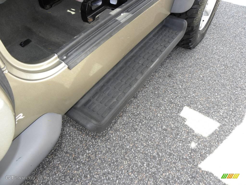 2004 Wrangler X 4x4 - Light Khaki Metallic / Khaki photo #5