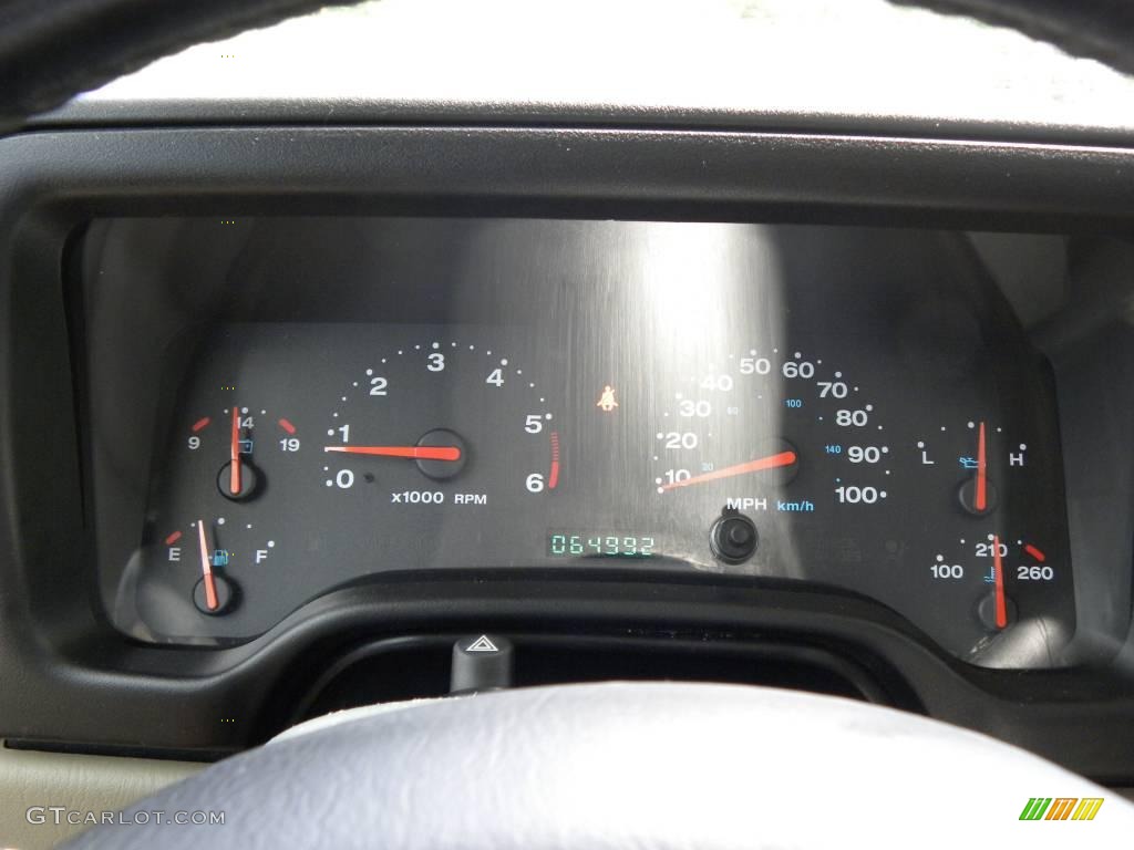 2004 Wrangler X 4x4 - Light Khaki Metallic / Khaki photo #19