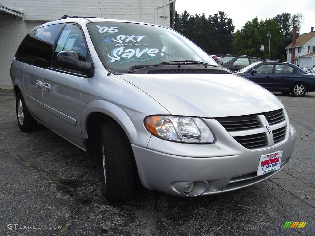 2005 Grand Caravan SXT - Bright Silver Metallic / Medium Slate Gray photo #7