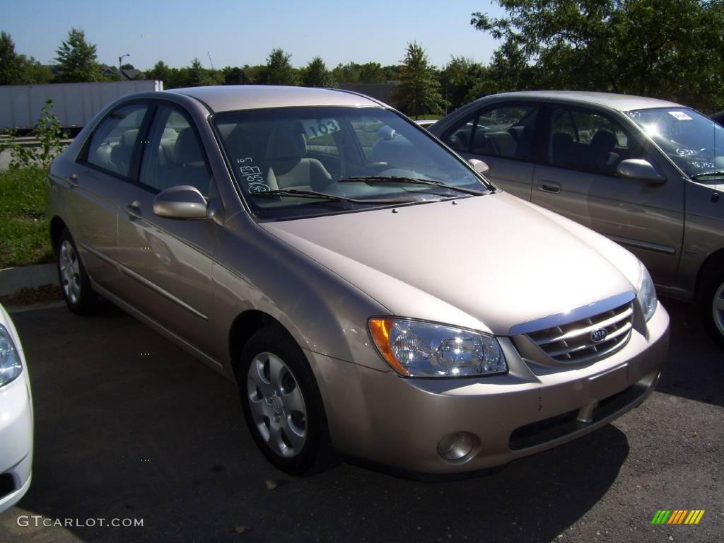 2005 Spectra LX Sedan - Sand Beige / Beige photo #1