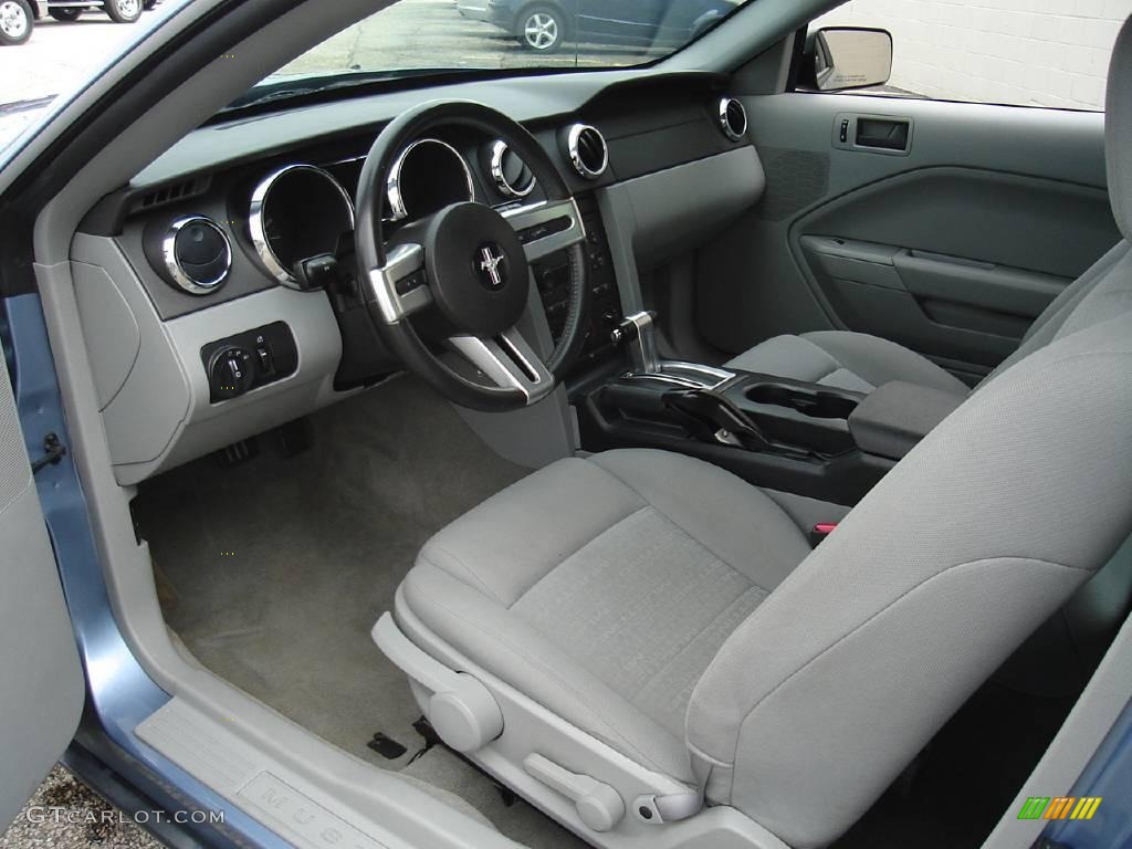 2007 Mustang V6 Deluxe Coupe - Windveil Blue Metallic / Light Graphite photo #22