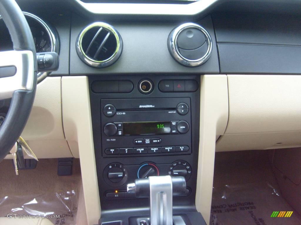 2007 Mustang V6 Premium Convertible - Performance White / Medium Parchment photo #24