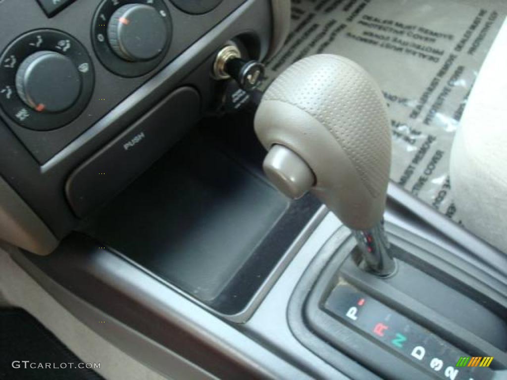 2004 Elantra GLS Sedan - Hazelnut / Beige photo #16