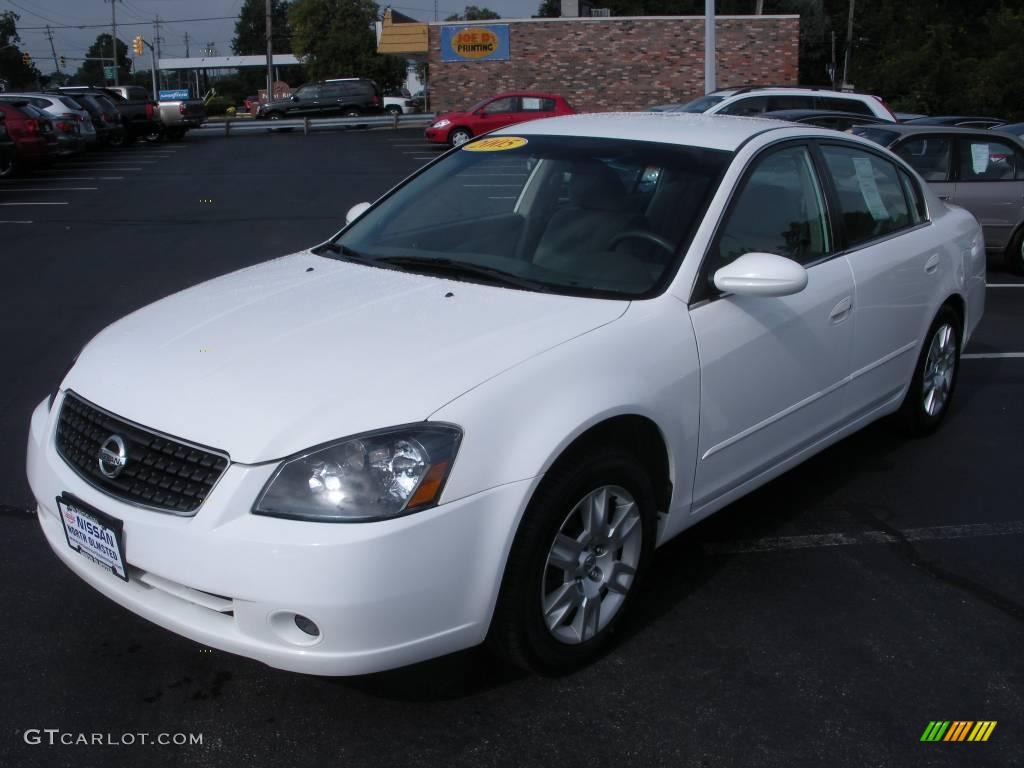 2005 Altima 2.5 S - Satin White Pearl / Frost Gray photo #1