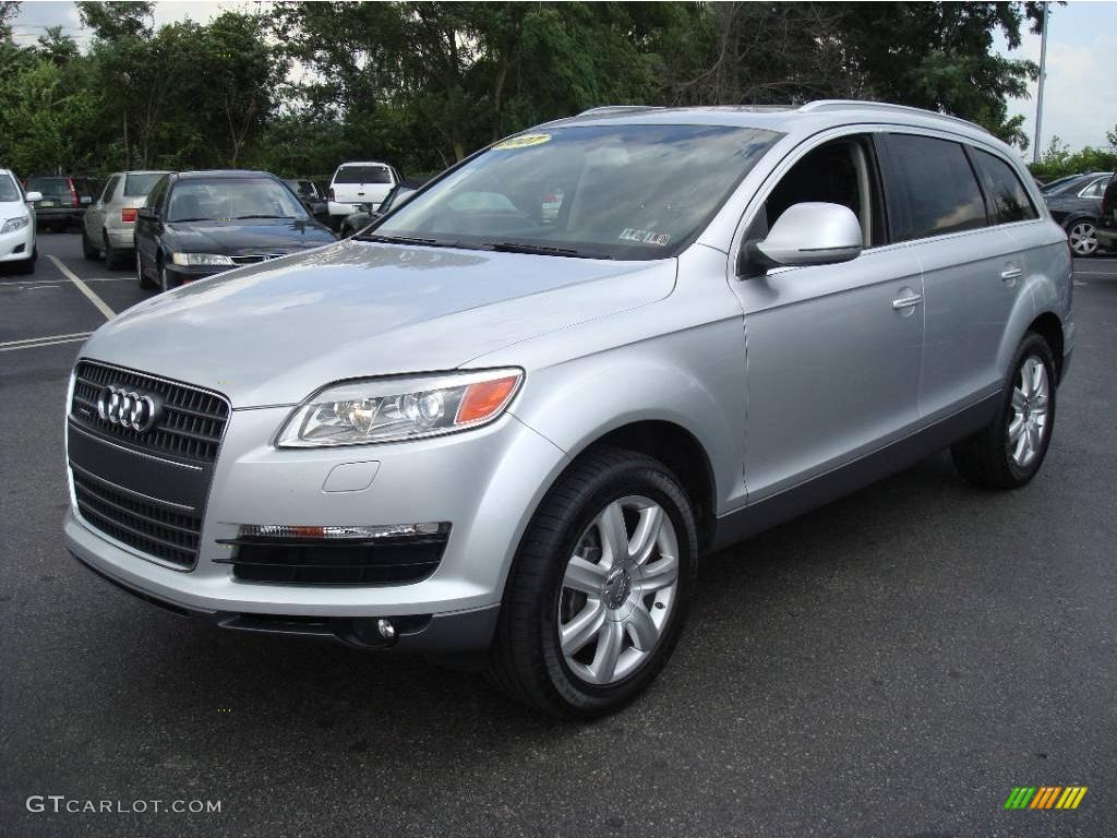 2007 Q7 4.2 quattro - Light Silver Metallic / Black photo #1