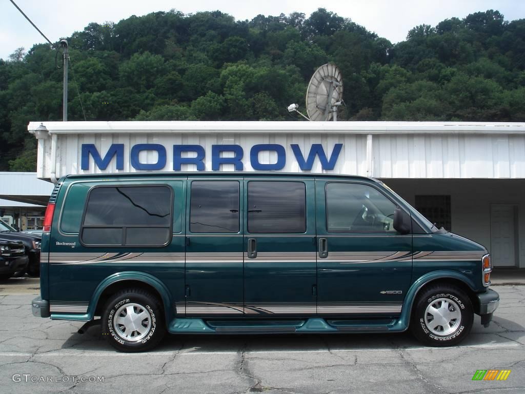 Medium Fernmist Green Metallic Chevrolet Express