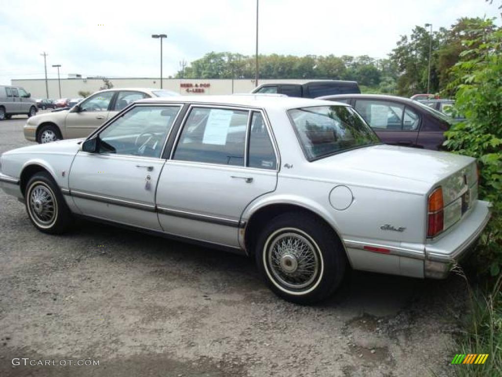 1988 Delta 88 Royale - Silver Metallic / Blue photo #4