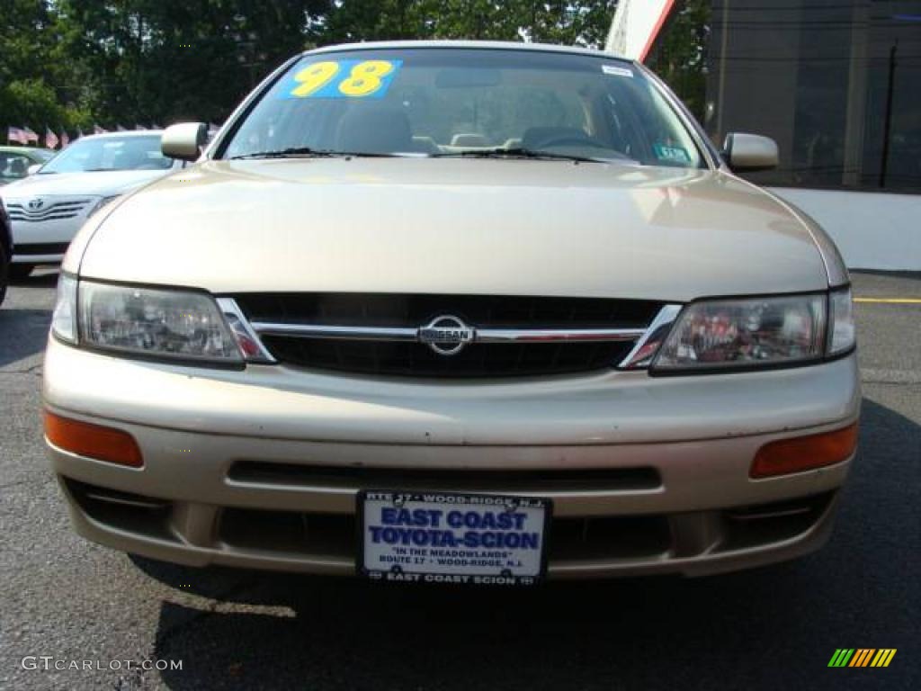 1998 Maxima GLE - Pebble Beige Metallic / Beige photo #2