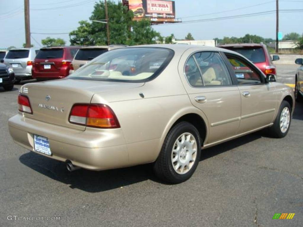 1998 Maxima GLE - Pebble Beige Metallic / Beige photo #4