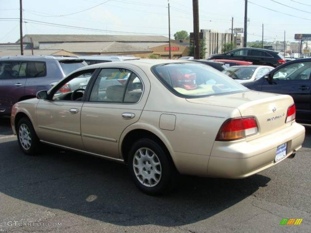 1998 Maxima GLE - Pebble Beige Metallic / Beige photo #6