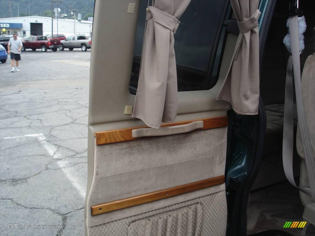 1999 Express 1500 Passenger Conversion Van - Medium Fernmist Green Metallic / Neutral photo #18