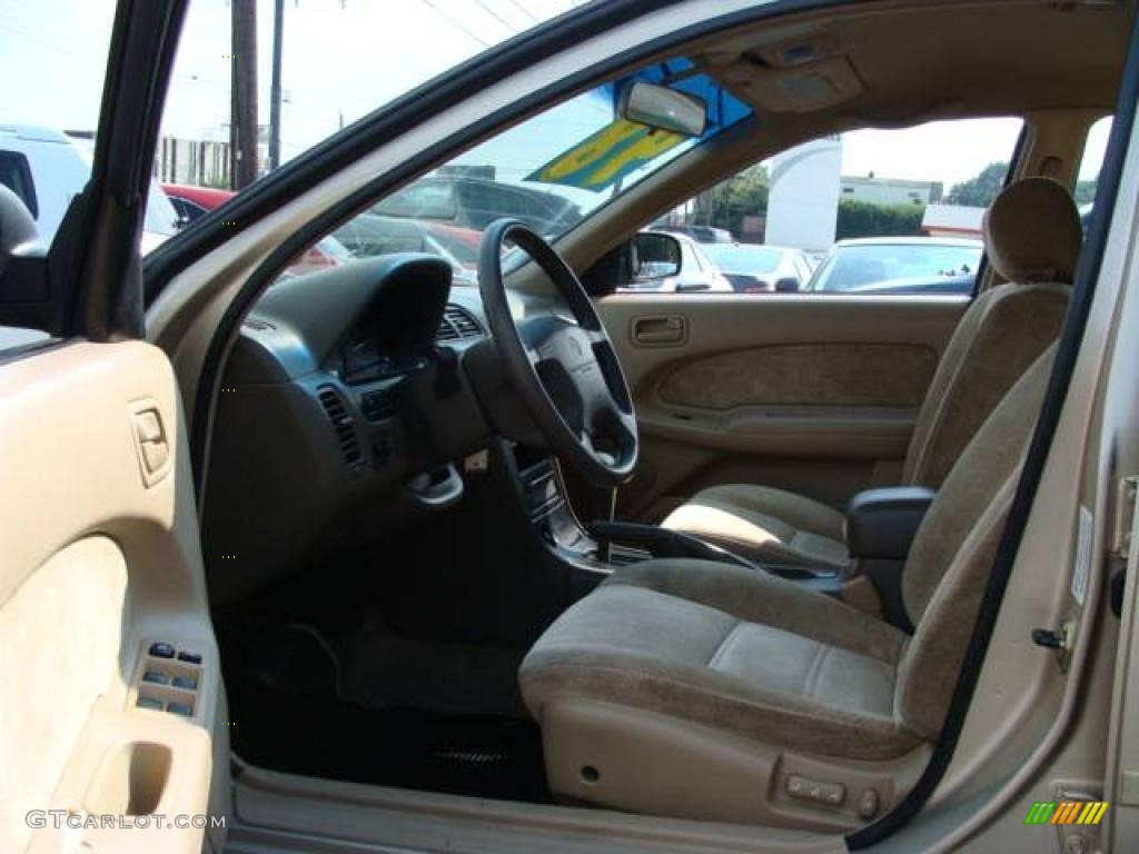 1998 Maxima GLE - Pebble Beige Metallic / Beige photo #8